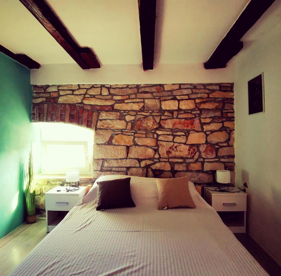 Attica Apartment พูลา ภายนอก รูปภาพ