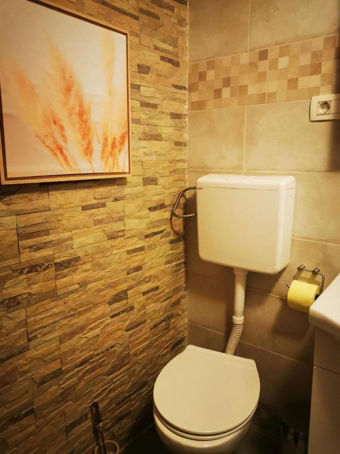 Attica Apartment พูลา ภายนอก รูปภาพ